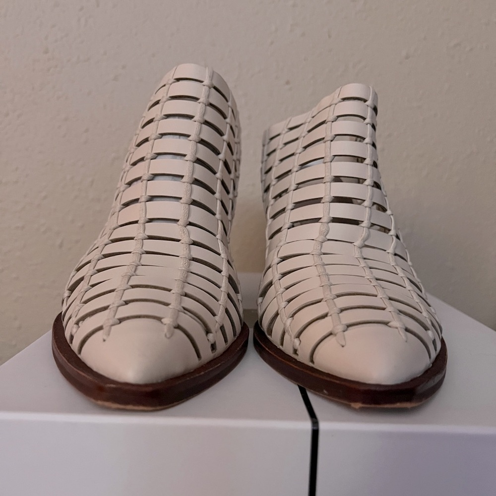 Dolce Vita cage mules